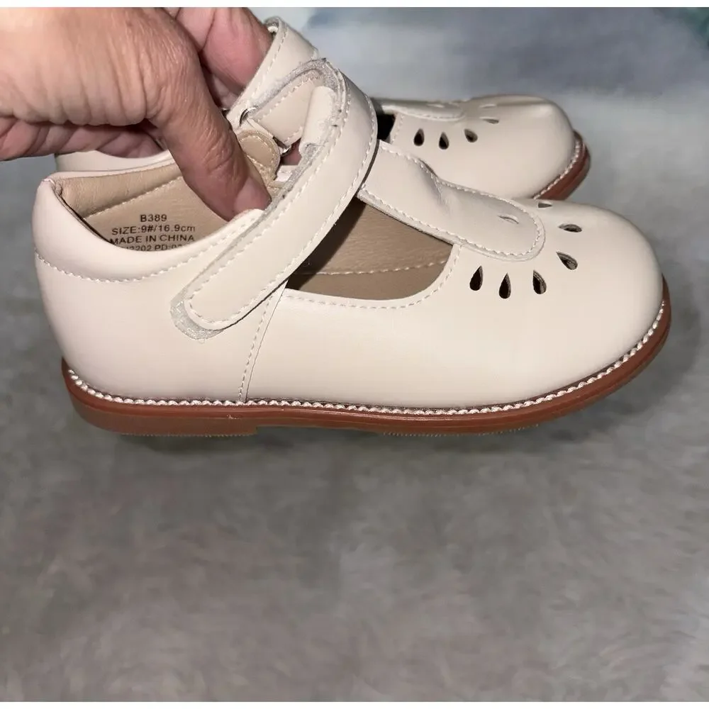 Felix & Flora Toddler Girl 9 Ivory Classic Buckle Shoes. Exc. Condition, Ador